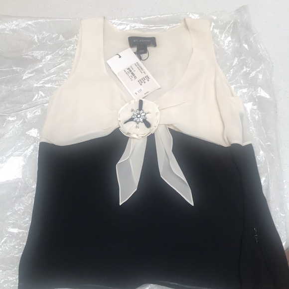 ST.JOHN 100% silk top, white /black top, size 2, with center rhinestone rosette - Picture 2 of 5
